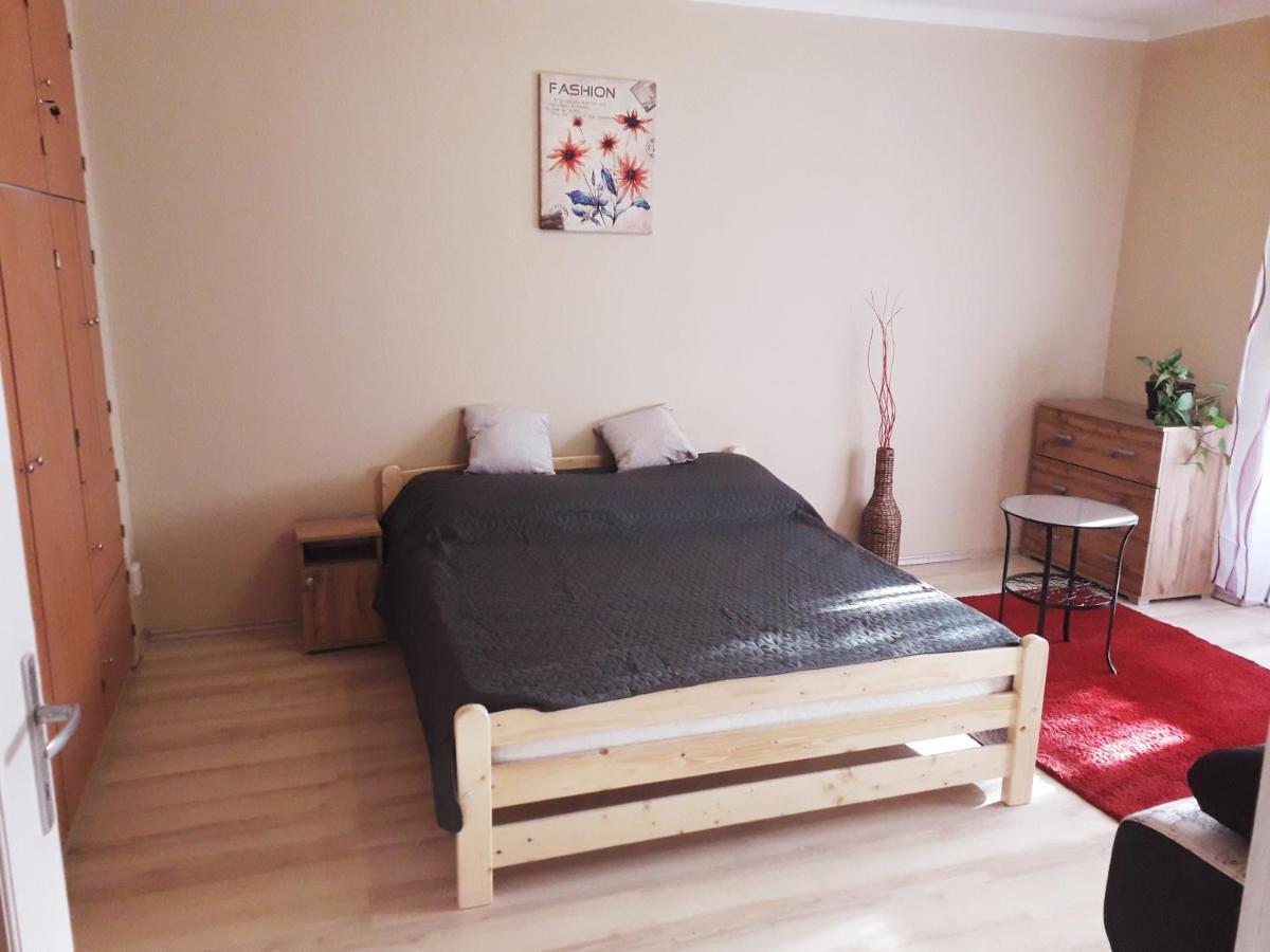 Centrum Apartman Szolnok Luaran gambar